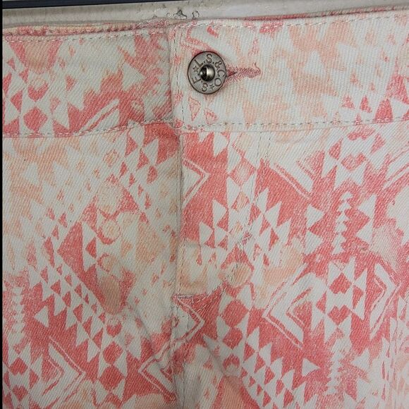 Levi's Juniors Booty Shorty Shorts Aztec Print Denim Jean Shorts Size 17 - Picture 4 of 7